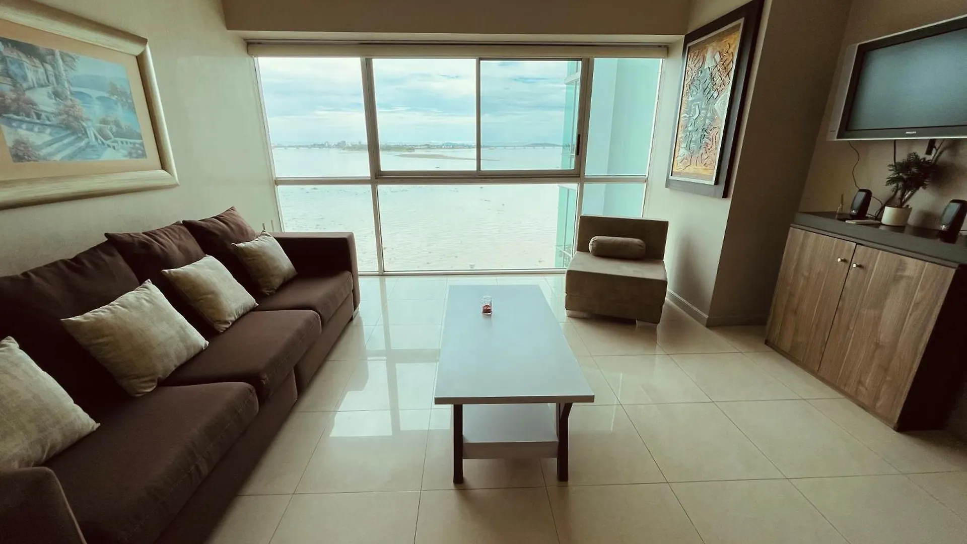 Suite Frente Al Rio En Puerto Santa Ana Riverfront Guayaquil Apartment