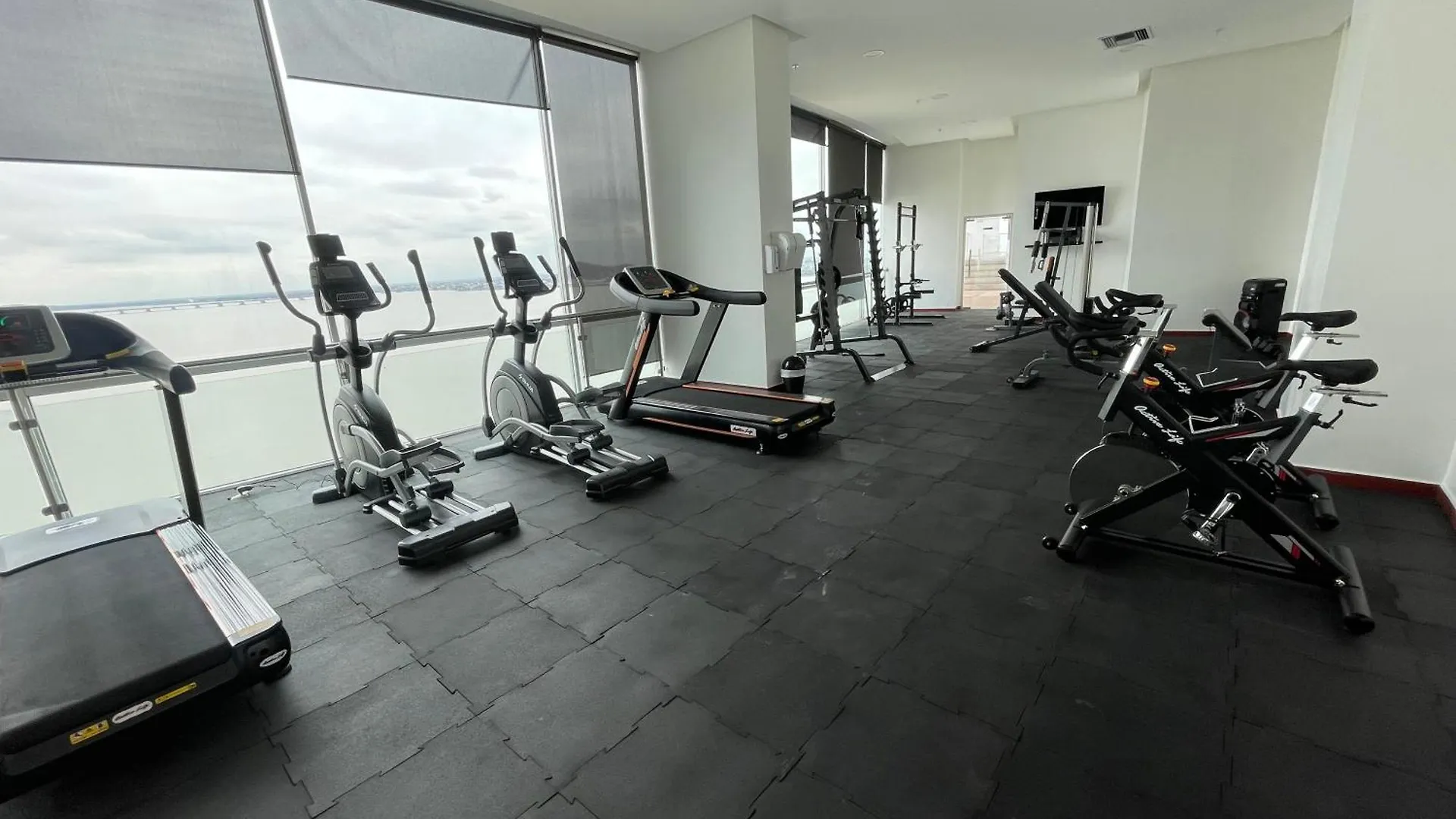 Suite Frente Al Rio En Puerto Santa Ana Riverfront Guayaquil