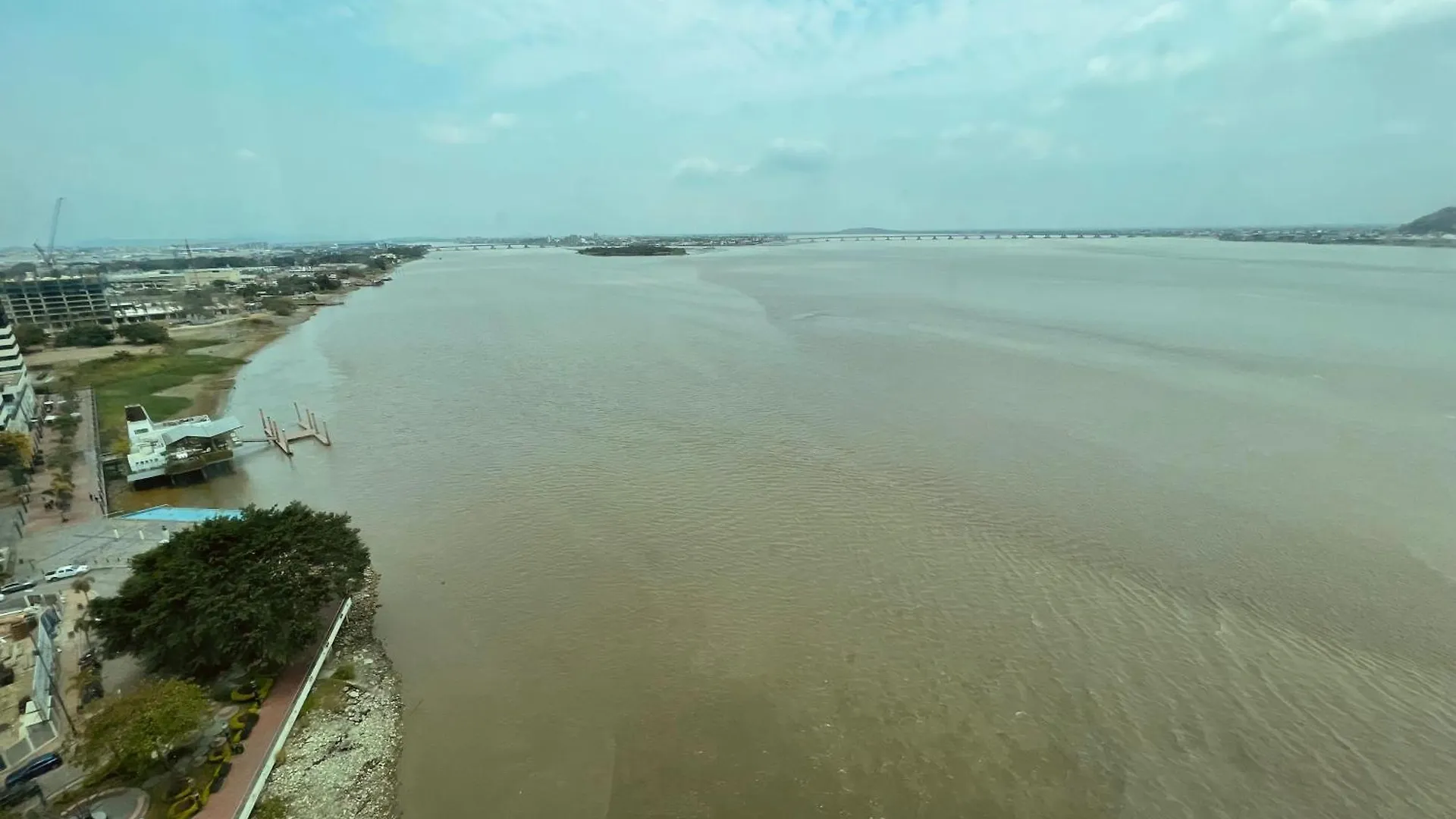 Suite Frente Al Rio En Puerto Santa Ana Riverfront Guayaquil Ecuador