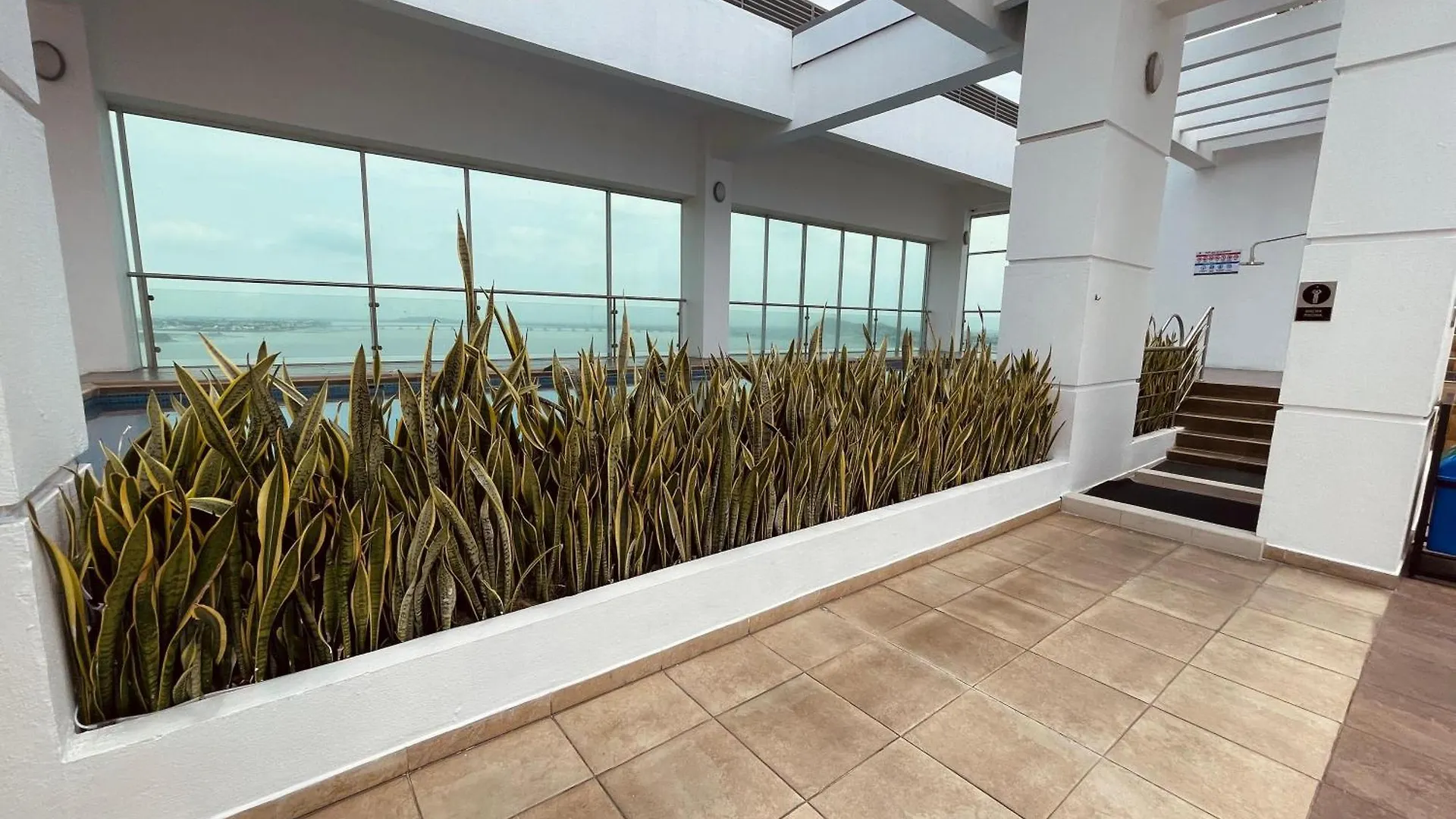 Suite Frente Al Rio En Puerto Santa Ana Riverfront Guayaquil