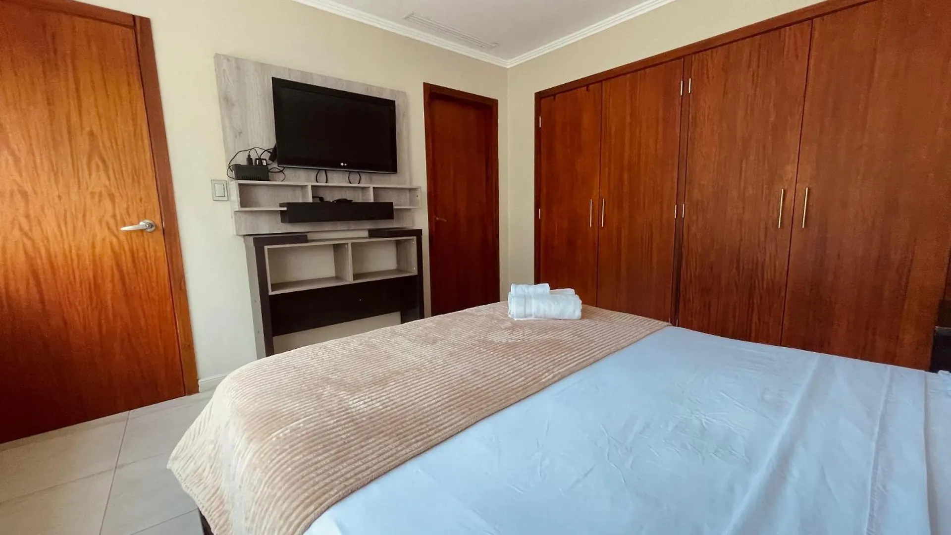 Suite Frente Al Rio En Puerto Santa Ana Riverfront Guayaquil