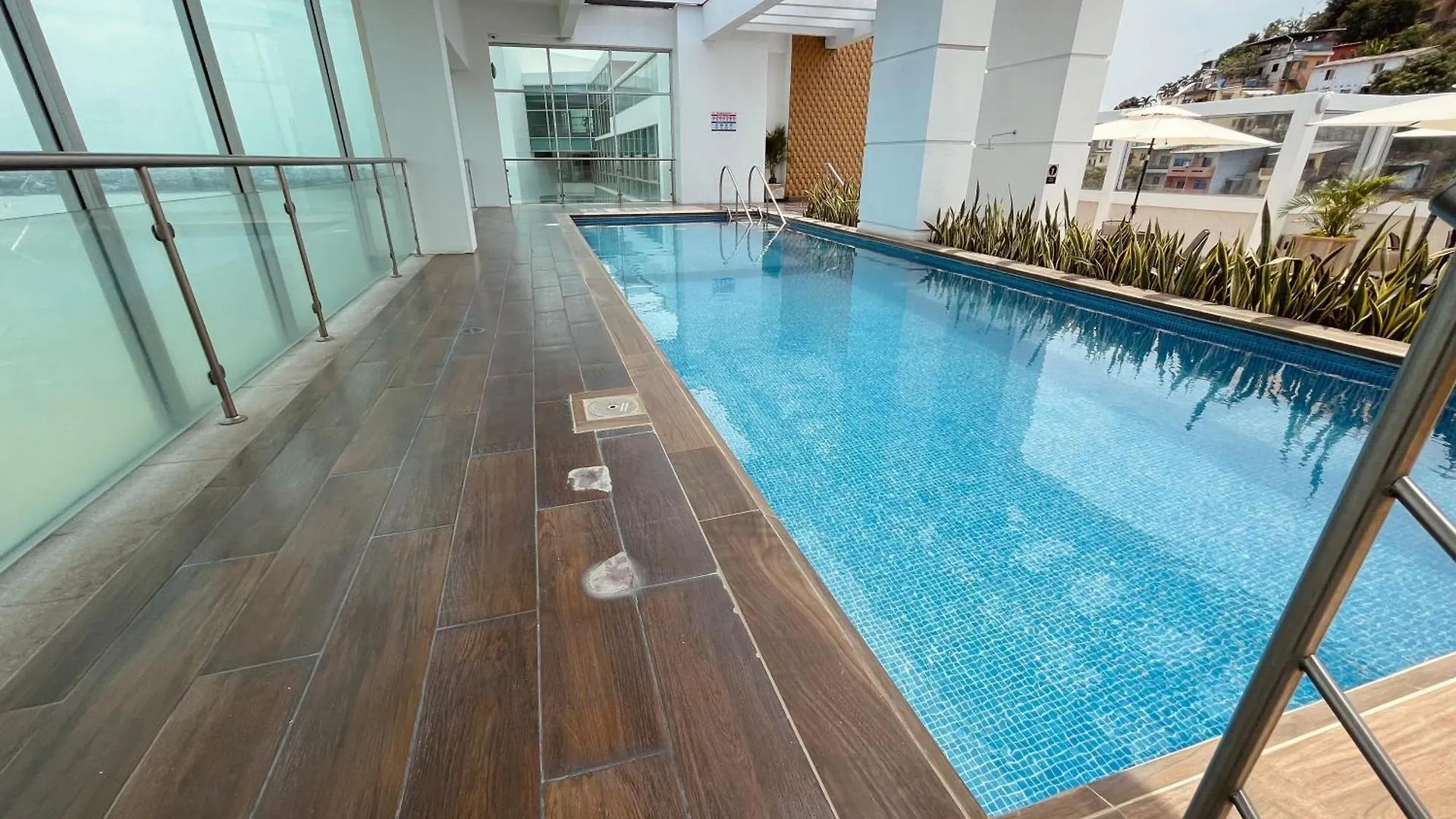 Suite Frente Al Rio En Puerto Santa Ana Riverfront Guayaquil