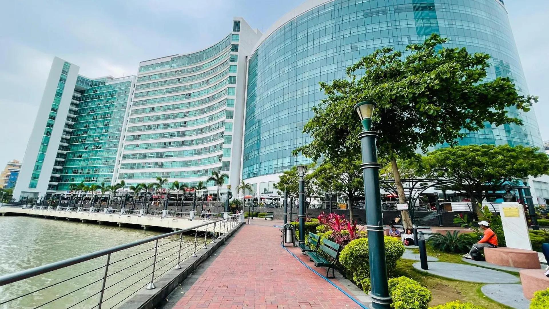 Suite Frente Al Rio En Puerto Santa Ana Riverfront Guayaquil