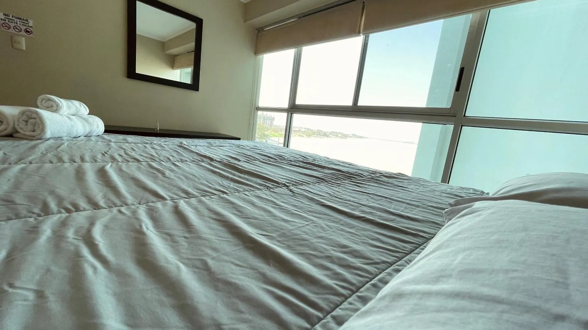 Suite Frente Al Rio En Puerto Santa Ana Riverfront Guayaquil 0*,