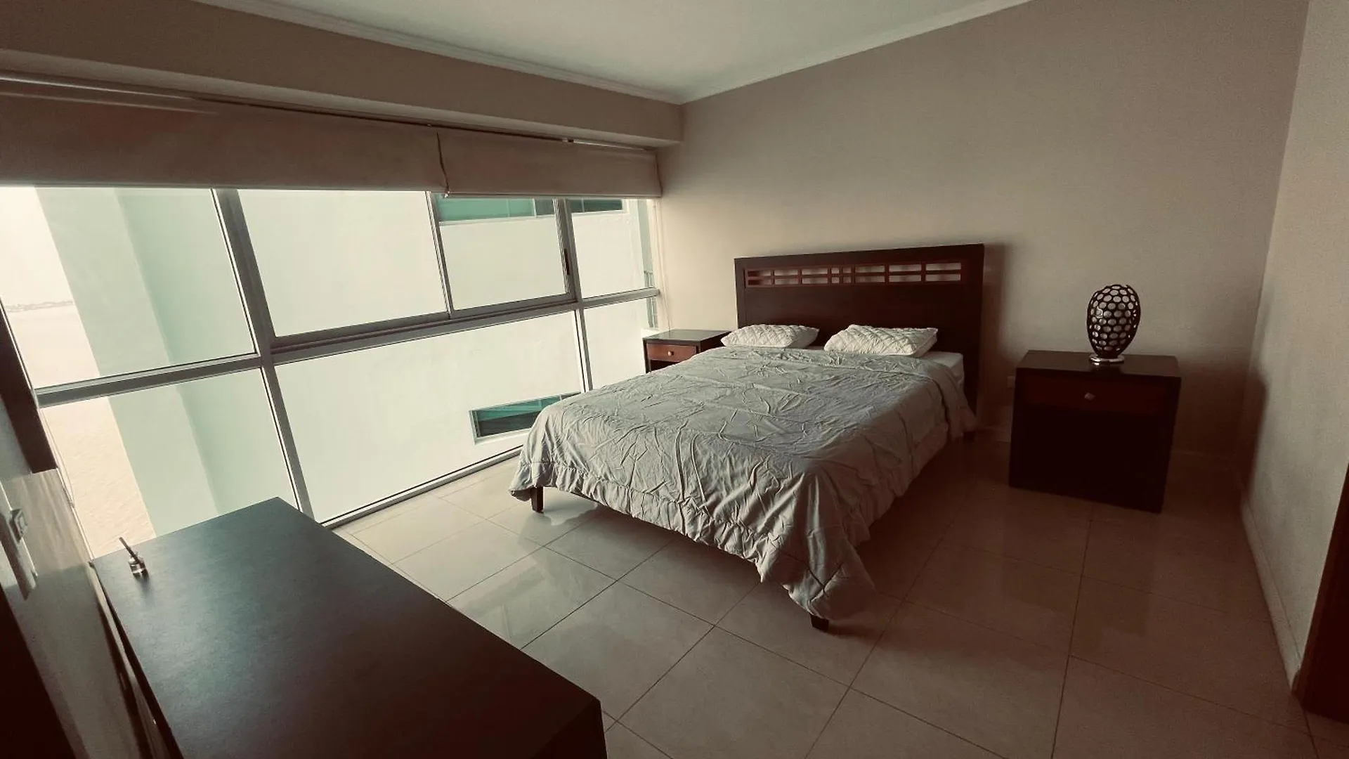 Suite Frente Al Rio En Puerto Santa Ana Riverfront 瓜亚基尔 厄瓜多尔