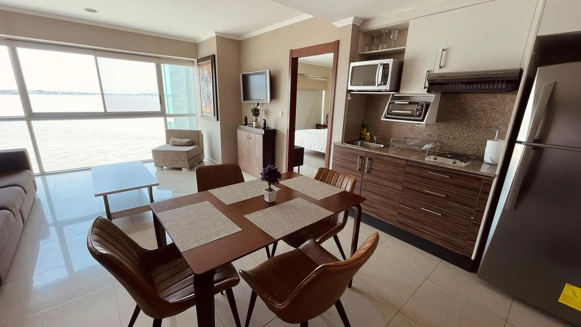 Suite Frente Al Rio En Puerto Santa Ana Riverfront 瓜亚基尔 0*,