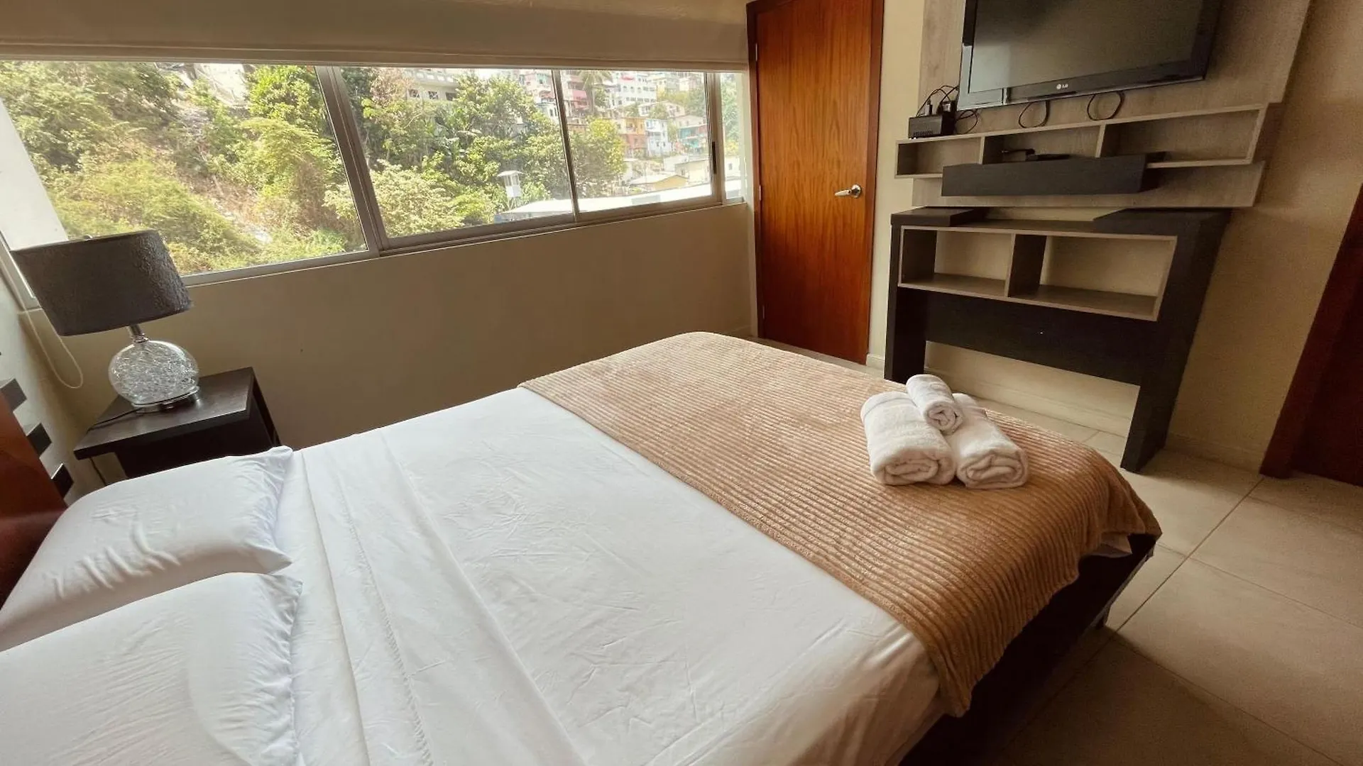 Suite Frente Al Rio En Puerto Santa Ana Riverfront Guayaquil Apartment