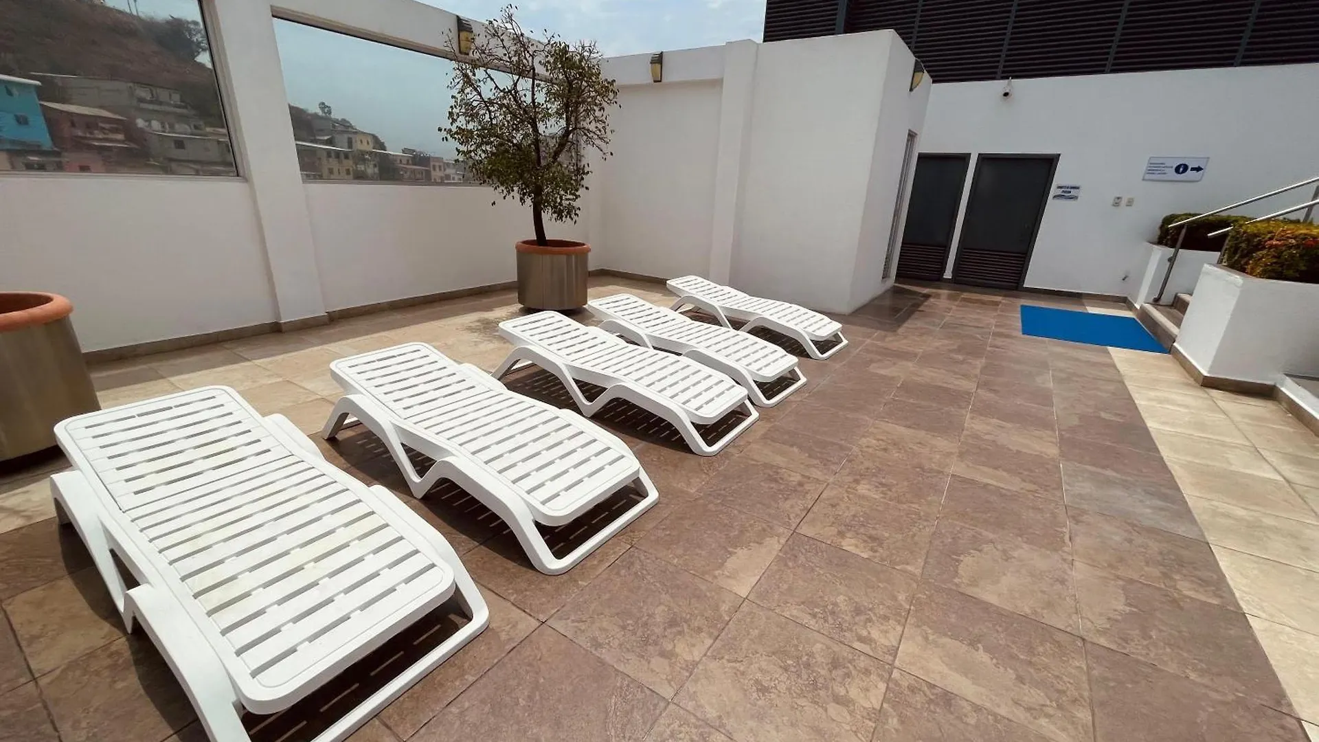 Suite Frente Al Rio En Puerto Santa Ana Riverfront 瓜亚基尔 0*,  厄瓜多尔