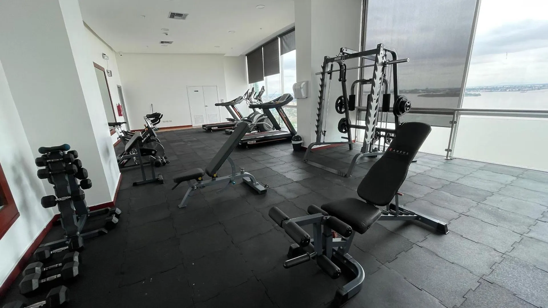 Suite Frente Al Rio En Puerto Santa Ana Riverfront 瓜亚基尔 0*,  厄瓜多尔