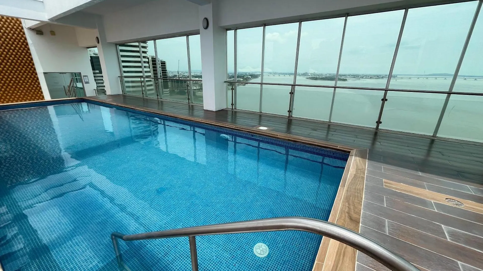 公寓 Suite Frente Al Rio En Puerto Santa Ana Riverfront 瓜亚基尔
