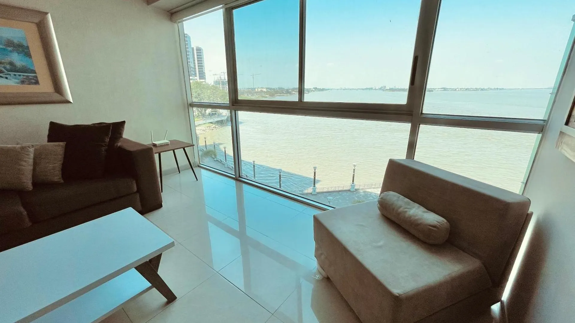 Suite Frente Al Rio En Puerto Santa Ana Riverfront 瓜亚基尔 0*,
