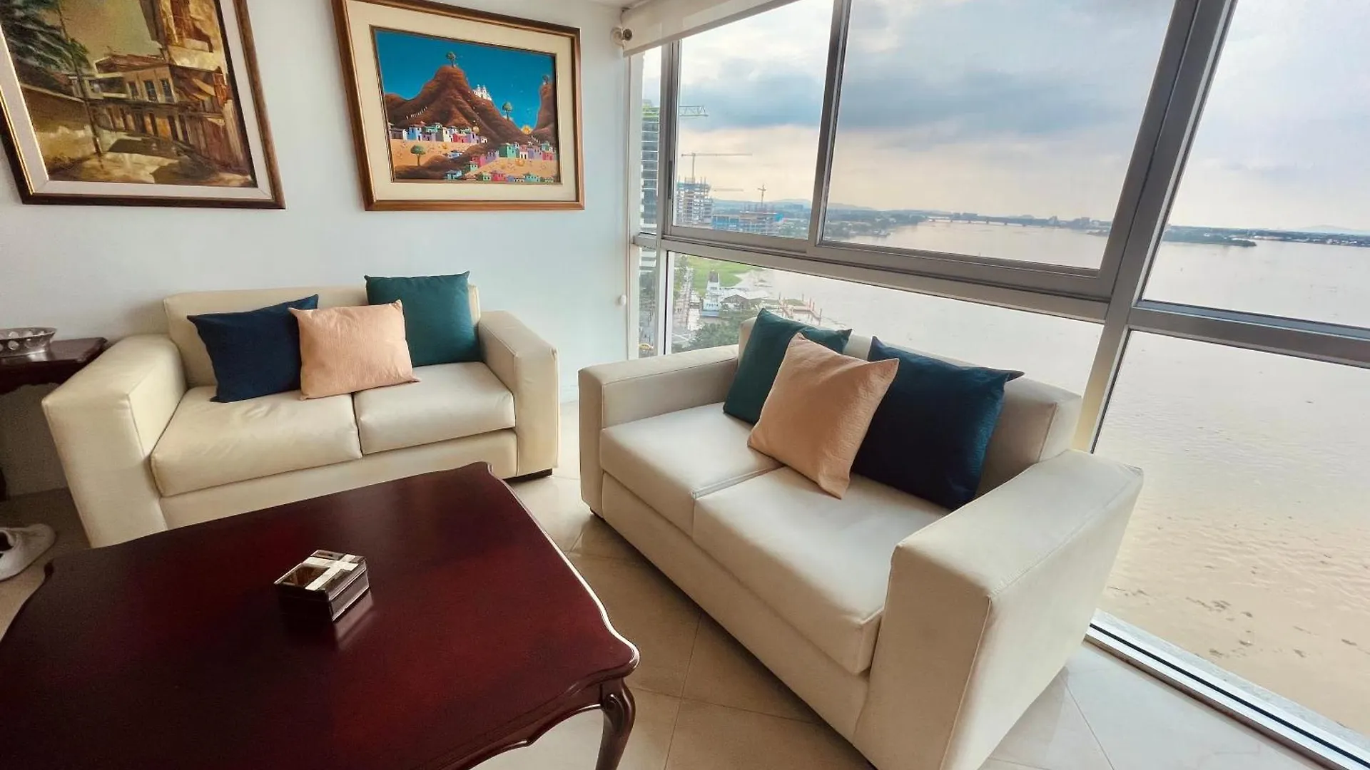 Suite Frente Al Rio En Puerto Santa Ana Riverfront 瓜亚基尔