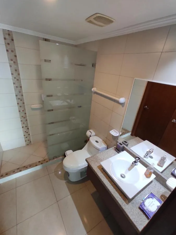 Suite Frente Al Rio En Puerto Santa Ana Riverfront Guayaquil Apartment