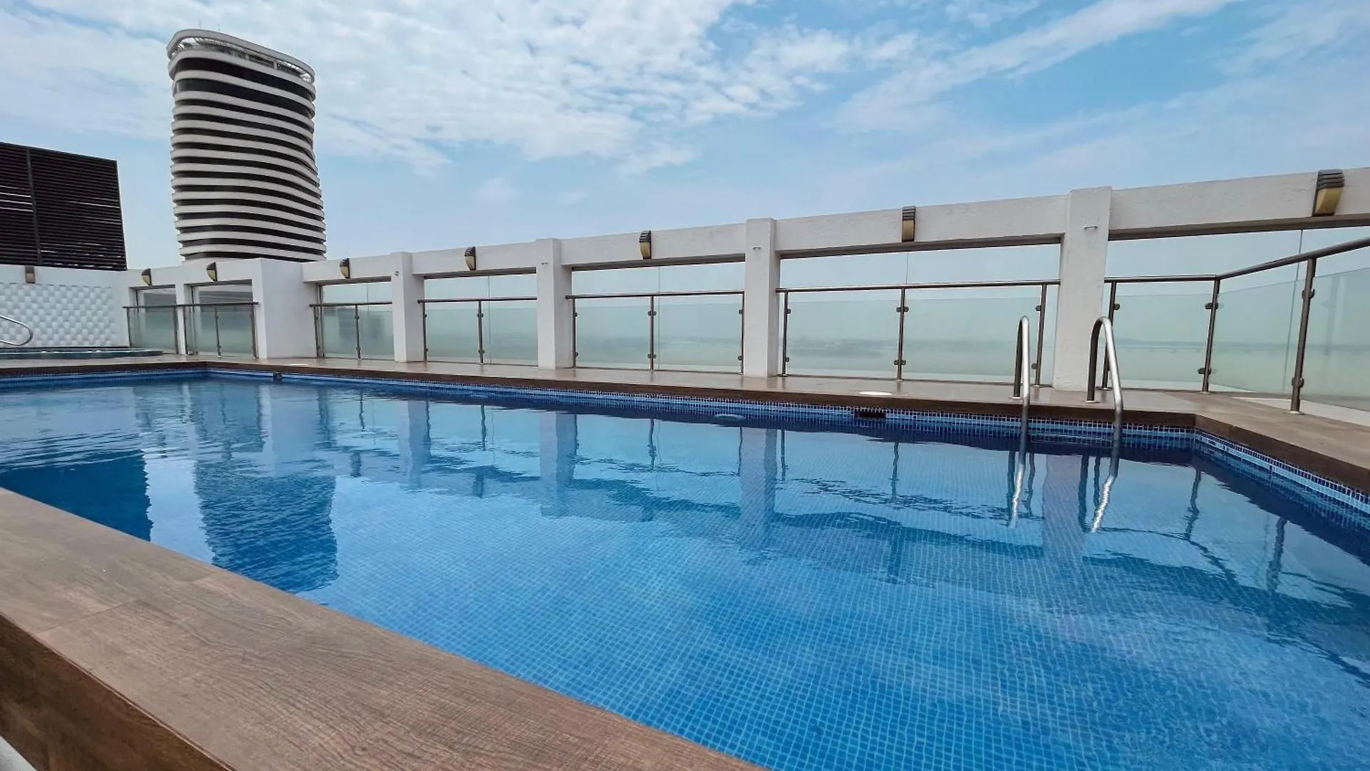 Suite Frente Al Rio En Puerto Santa Ana Riverfront Guayaquil Apartment