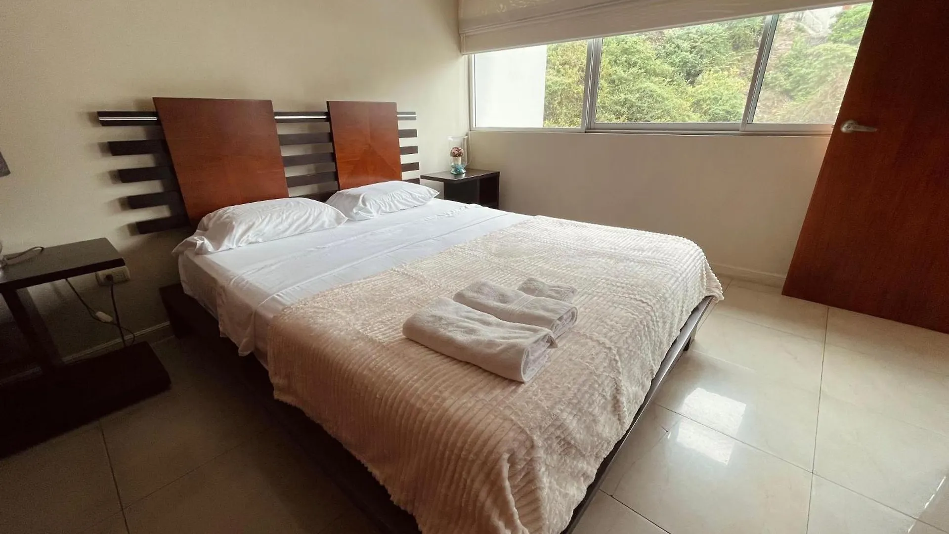 Suite Frente Al Rio En Puerto Santa Ana Riverfront Guayaquil