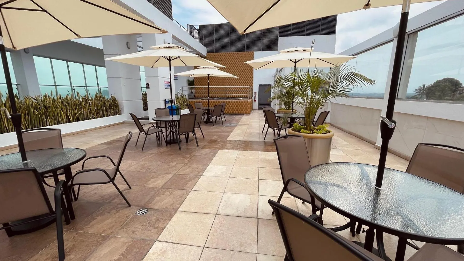Suite Frente Al Rio En Puerto Santa Ana Riverfront Guayaquil