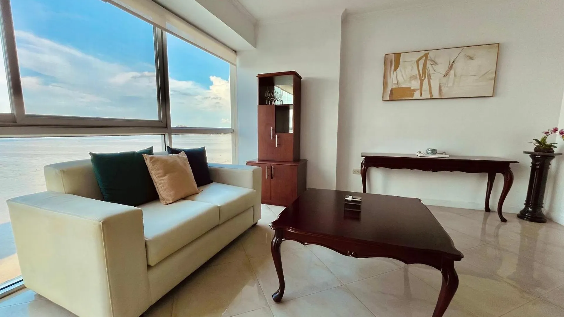 Suite Frente Al Rio En Puerto Santa Ana Riverfront Guayaquil Apartment